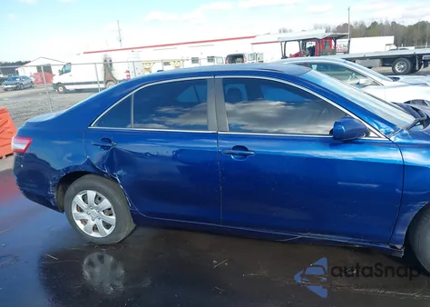 2011 Toyota Camry Le z USA, uszkodzony, nr VIN 4T1BF3EK1BU585617